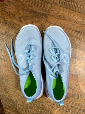 OOFOS women's oomg sport Is shoe in carolina blue